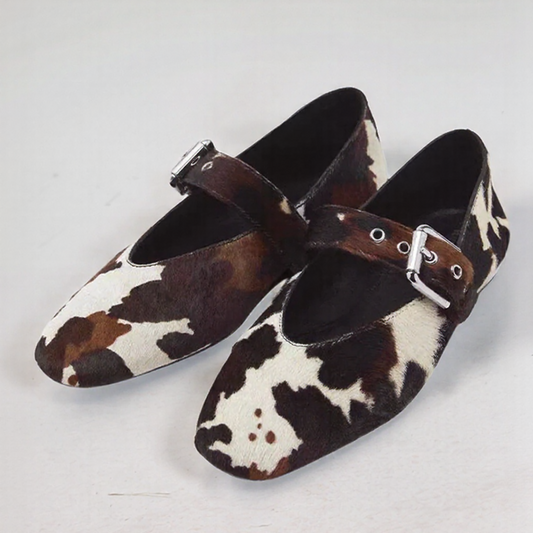 Bahia | Sapatos Mary Jane – Padrão Vaca e Toque Retro 