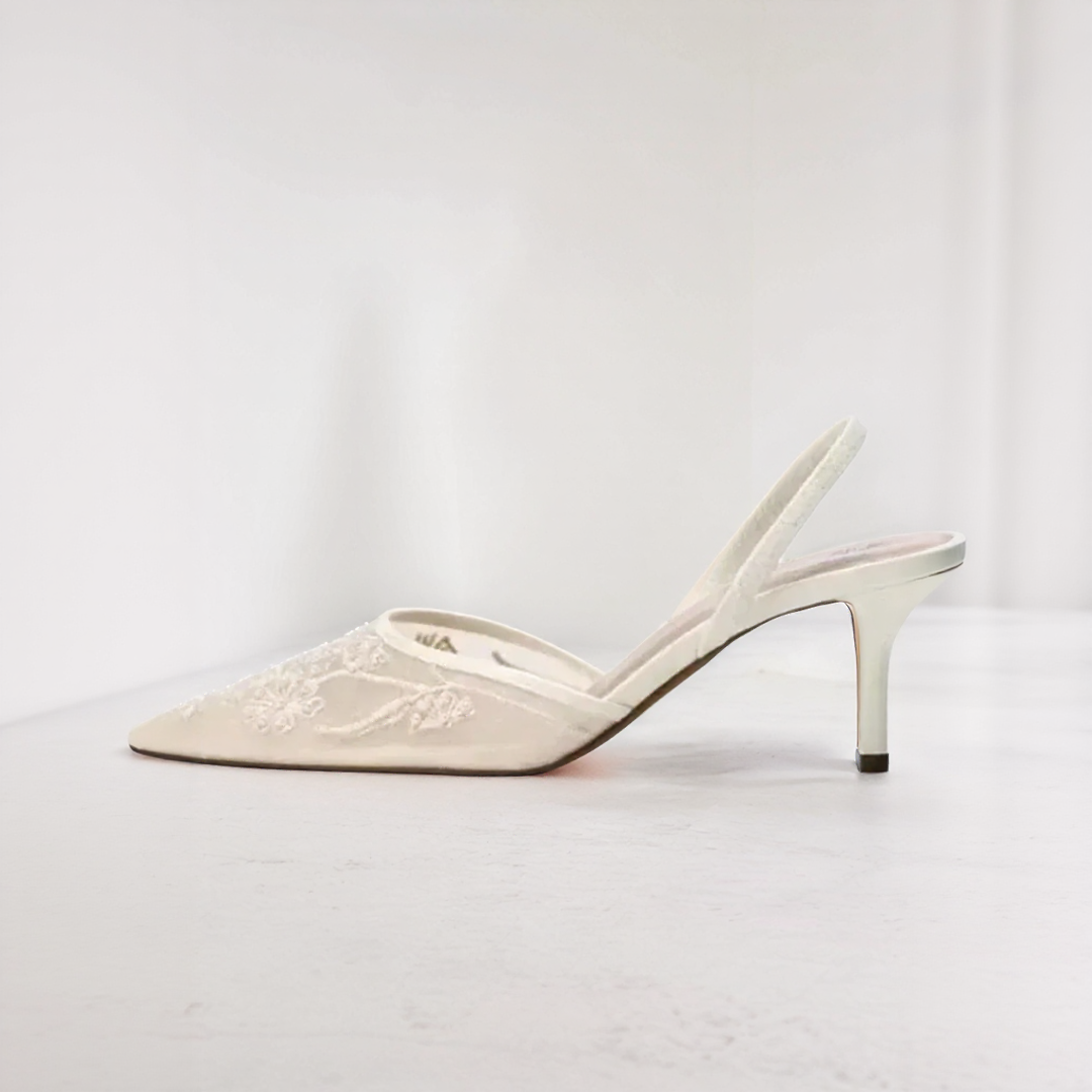 Anwar | Elegante Hakken - Delicate Borduursels En Zeker Ondersteuning 