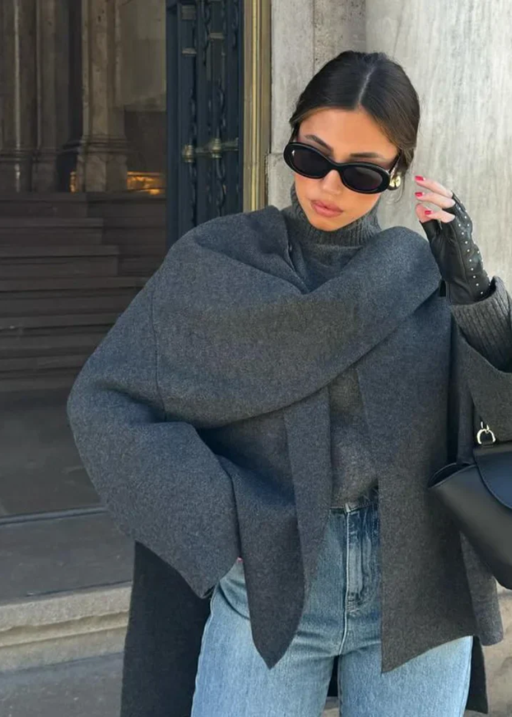 Fernande | Luxusný plášť s kapucňou – Nadčasová a rafinovaná elegancia 