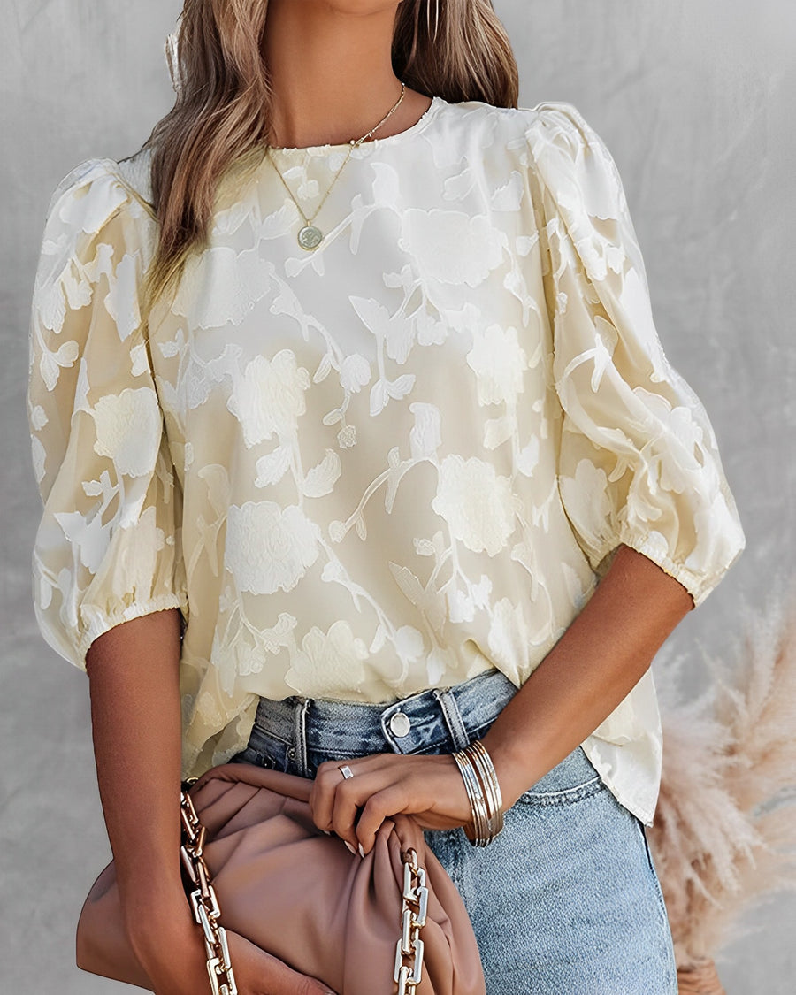 Clara | Hvit Bluse – Strukturerte Ermer Og Trendy Utseende 