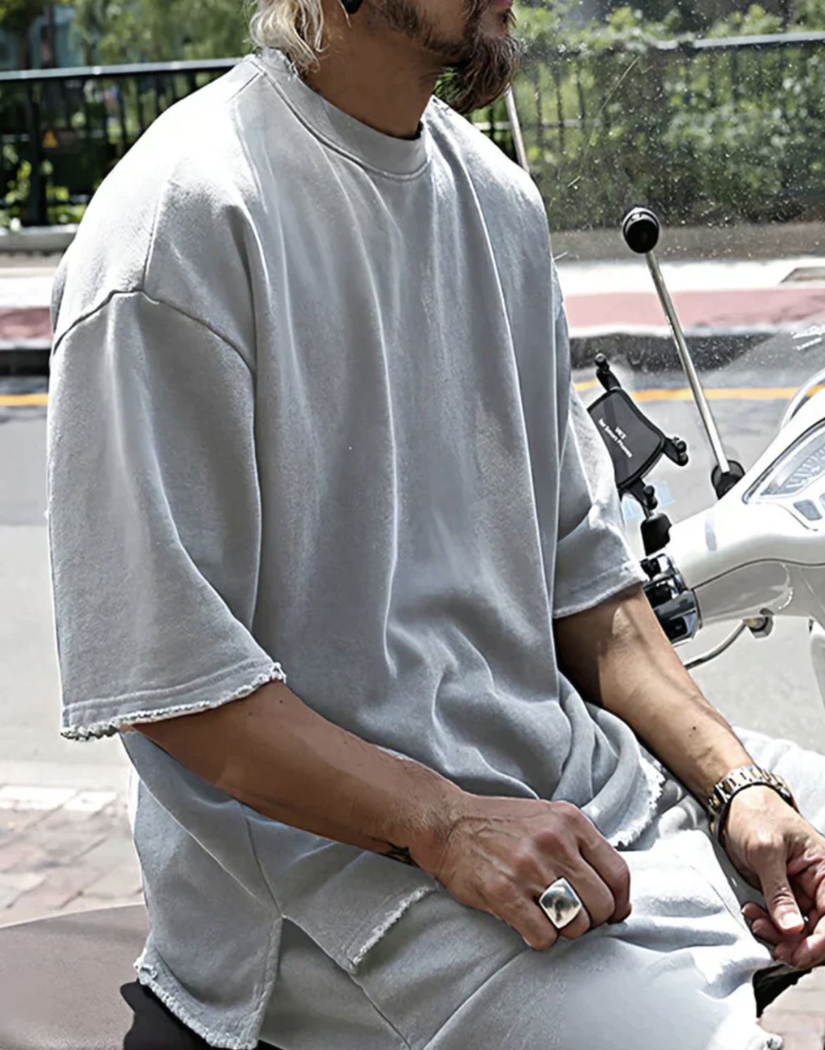 Αντριέν|Συγκρότημα T-Shirt Oversize και Σορτς για Μια Άνετη και Στυλάτη Εμφάνιση 
