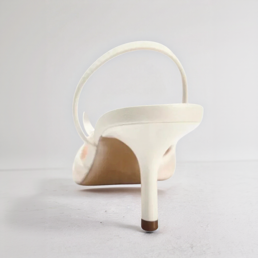 Anwar | Elegante Hakken - Delicate Borduursels En Zeker Ondersteuning 